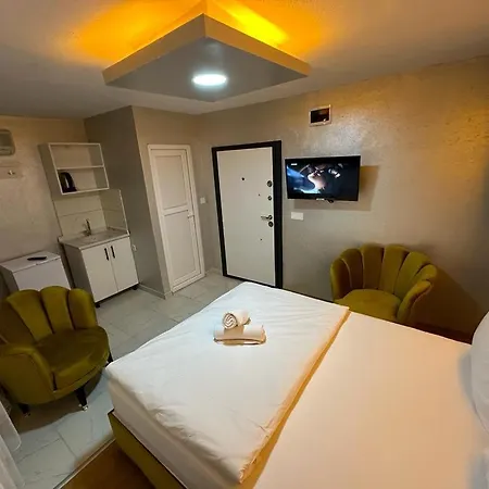 Rudolf Apartment *